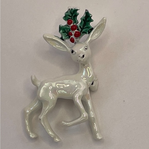 Vintage 1960’s Iridescent White Deer Christmas Brooch’s. - Picture 3 of 3